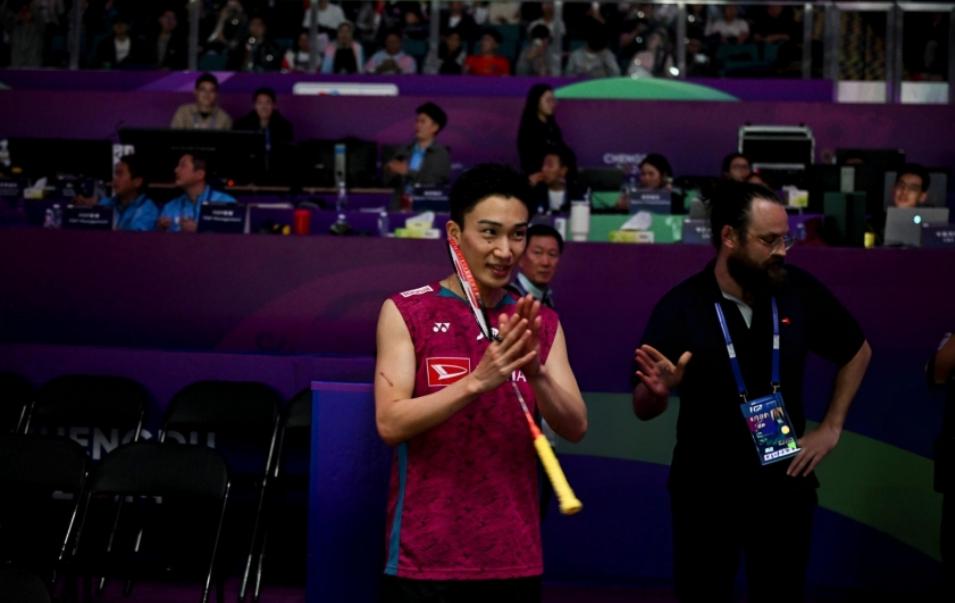 KENTO MOMOTA NÓI GÌ TRONG BUỔI HỌP BÁO CHIA TAY SỰ NGHIỆP THI ĐẤU QUỐC TẾ?