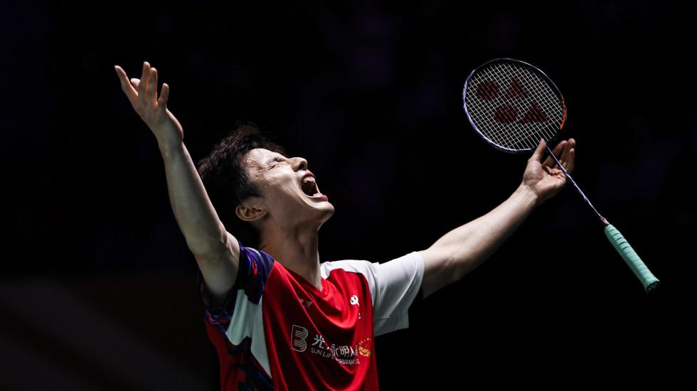 Shi Yu Qi soán ngôi số 1 cầu lông thế giới của Viktor Axelsen